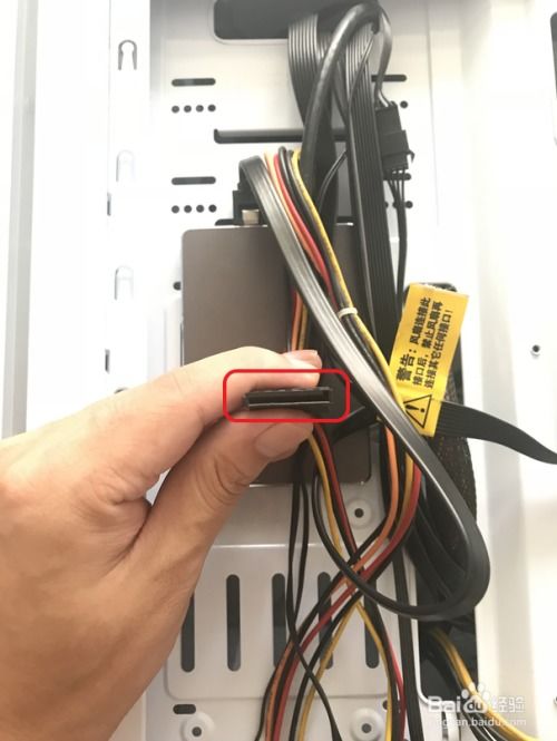 如何在電腦中同時(shí)安裝固態(tài)硬盤(pán)與機(jī)械硬盤(pán)